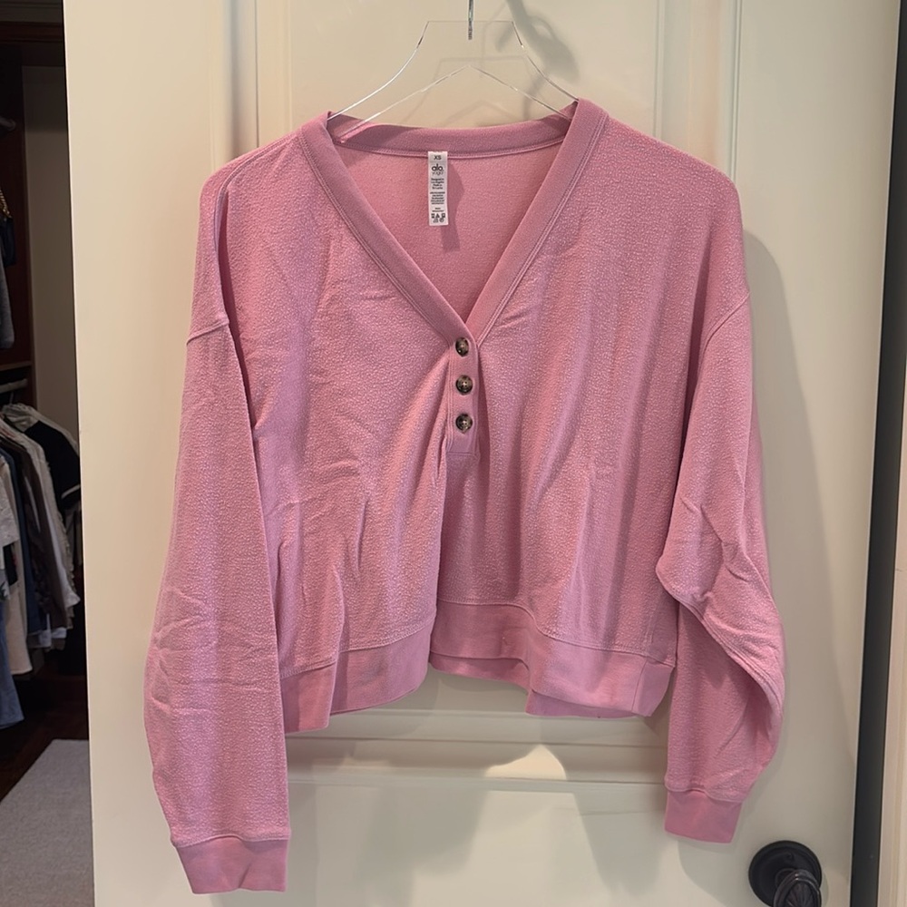 Alo Yoga Cropped Pink Long Sleeve Top